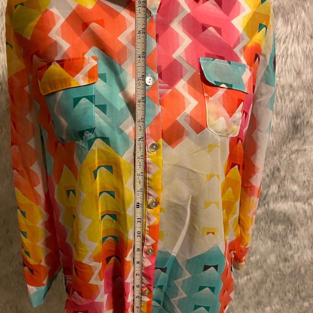 Vibrant Button Down Top - Picture 6 of 10